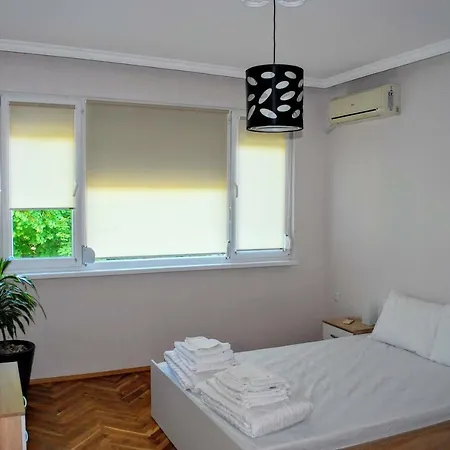 شقة Gramophome فارنا
